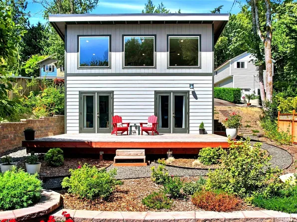7237 NE Winfred Street, Suquamish, WA 98392