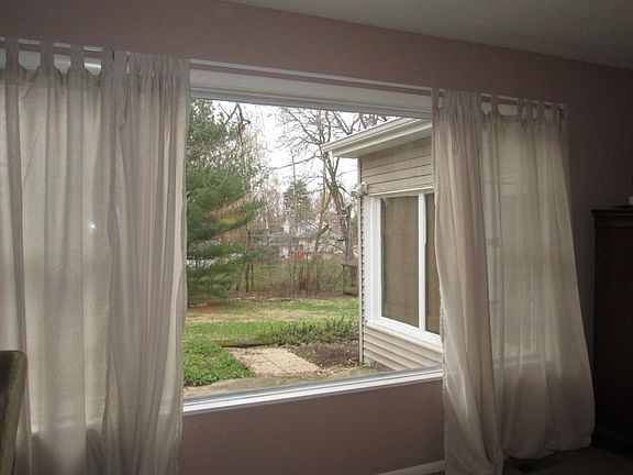 3rd image of 27W669 Parkview Ave