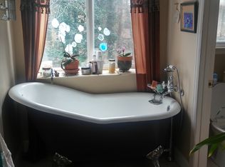 1000 Lake Ridge Ct, Roswell, GA 30076