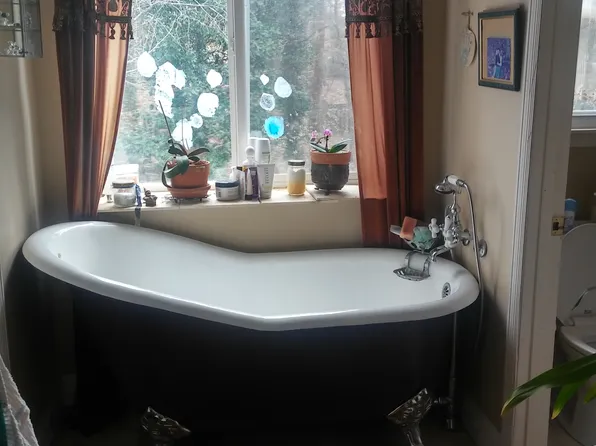 1000 Lake Ridge Ct, Roswell, GA 30076