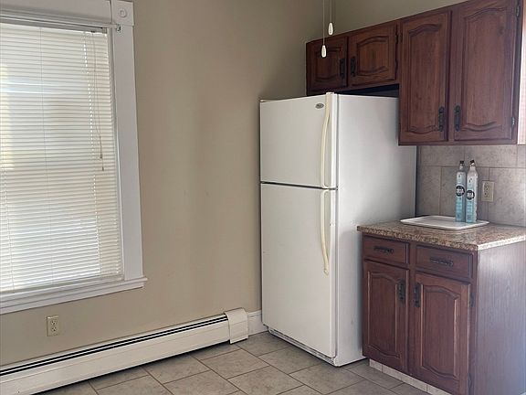 5th image of 72 Nash Rd #1