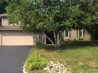 5001 Promontory Ln, Johnsburg, IL 60051