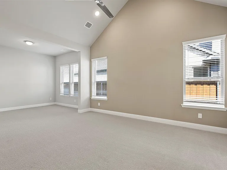 Huge Master bedroom with retreat