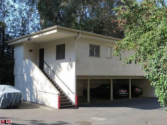 3rd image of 287 S Barrington Ave #G5