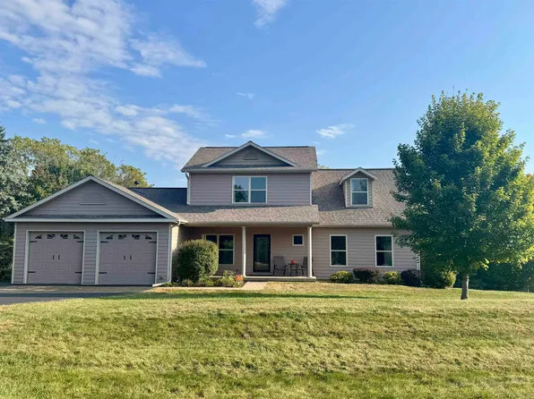 7 Hawthorn Ln, Galena, IL 61036
