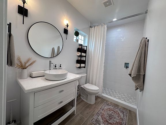 5th image of 2760 Bell St #2