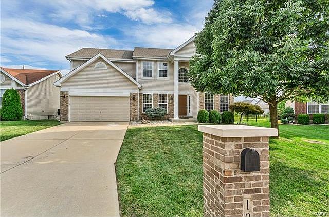 1st image of 104 Jost Manor Dr
