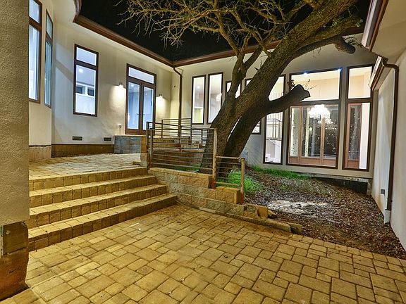 4th image of 7065 Wooded Lake Dr