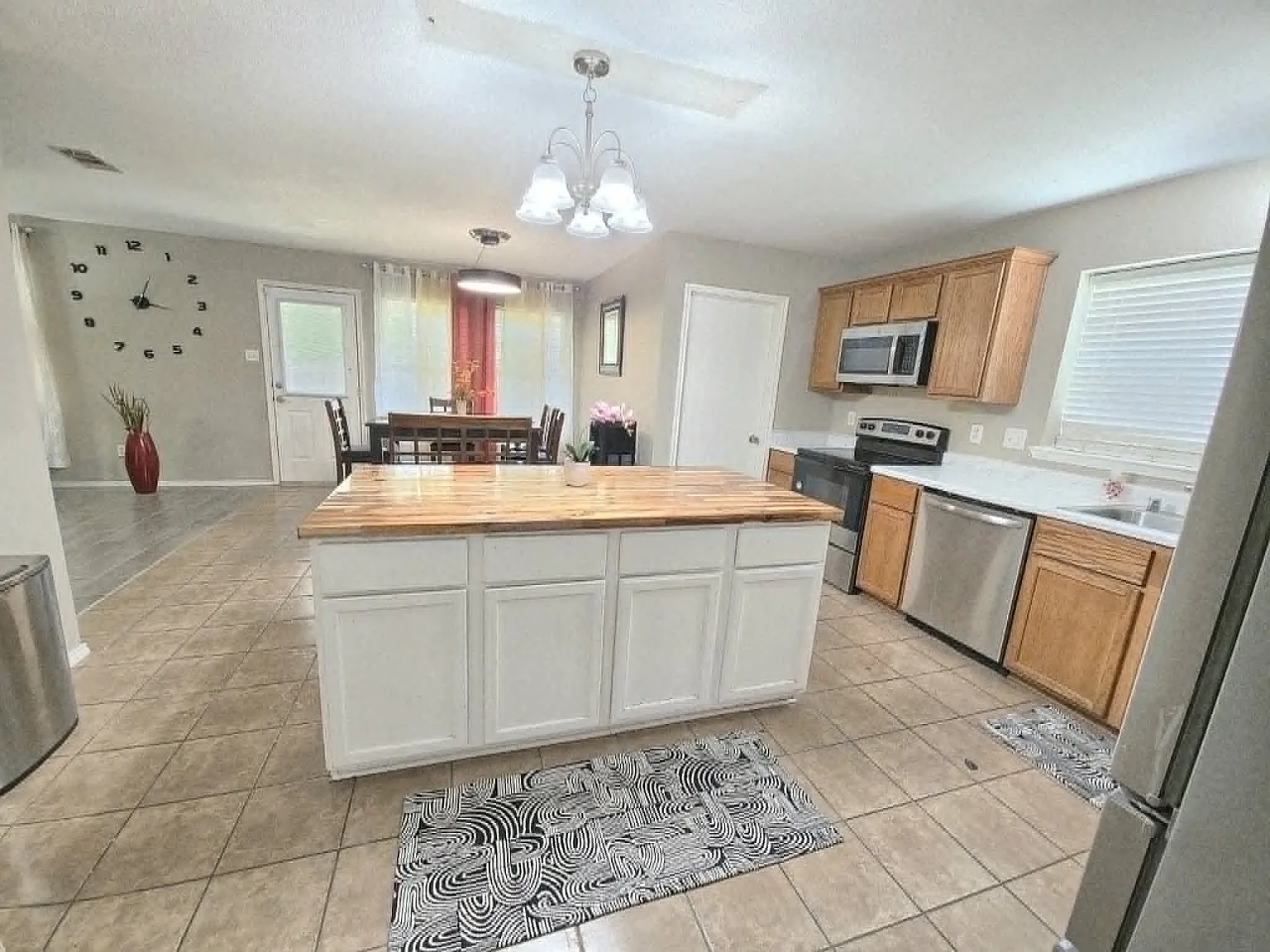 4440 Ravensbrook Ct — Photo 2
