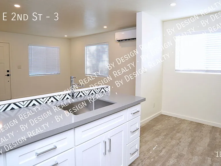 3618 E 2nd St — Photo 13