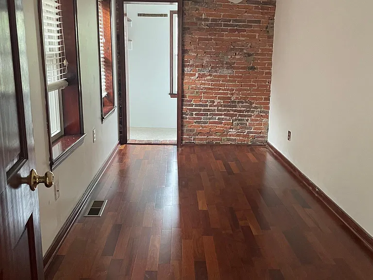 2nd floor rear room