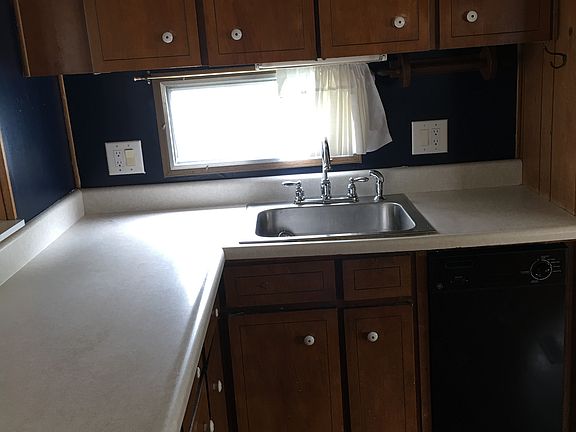 4th image of 1902 E Cove Ct