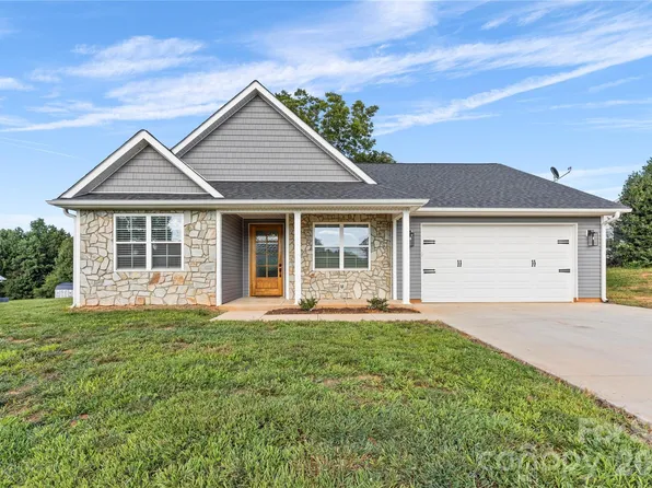 160 Tranquility Ln, Harmony, NC 28634