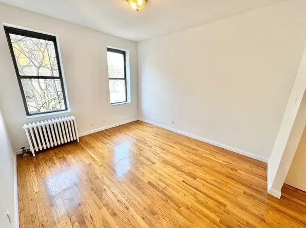 35 Carmine St APT 16, New York, NY 10014