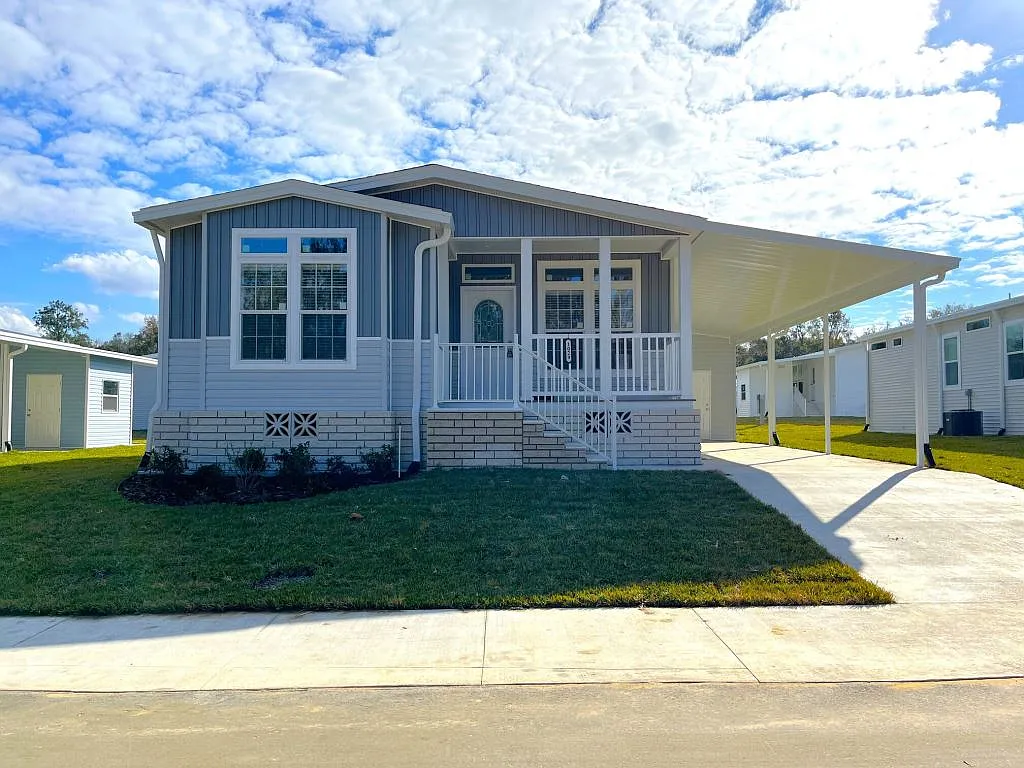 3 bed, 2.0 bath, 1435 sqft, $1,799 — Photo 1