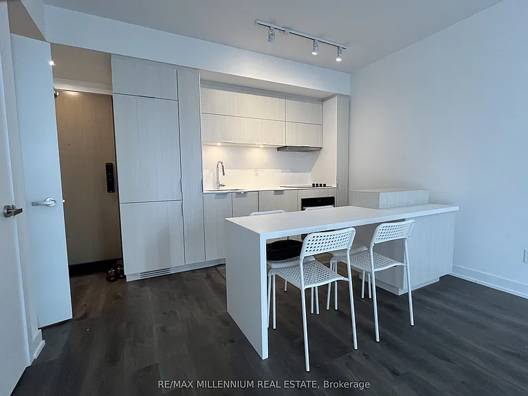 370 Martha St #1608 — Photo 10