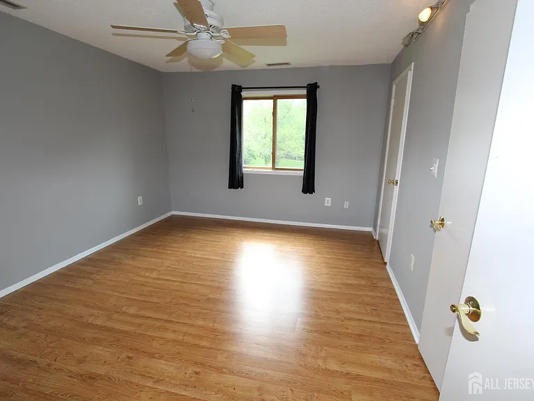 1112 Aspen Dr — Photo 9