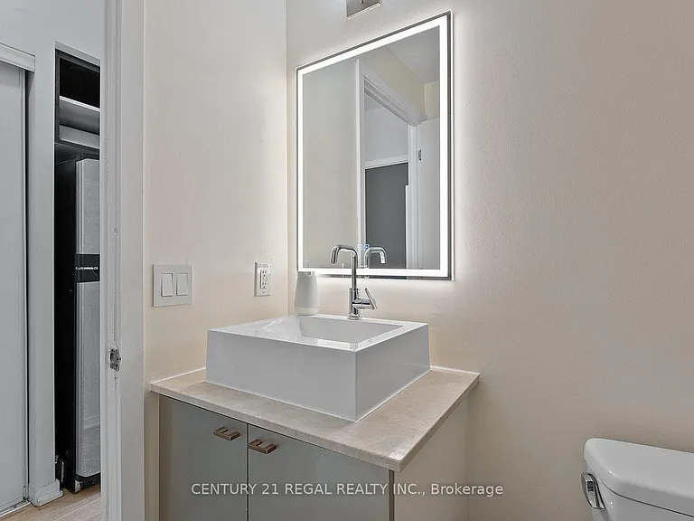 103 The Queensway #1307 — Photo 11