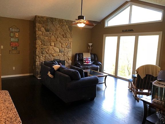 3rd image of 154 Woody Trail Ln