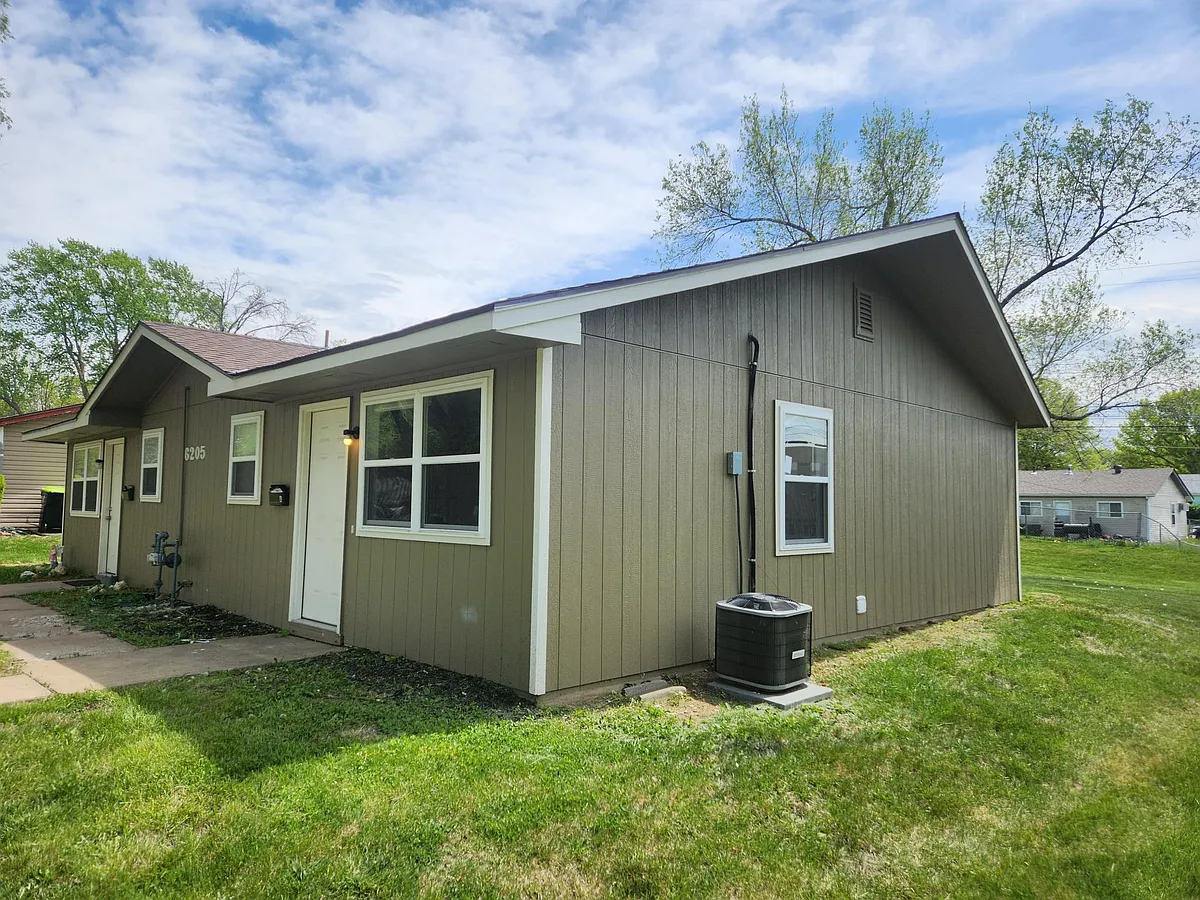 Exterior side - 6002 E 152nd Ter #A