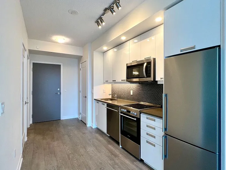 99 John St #1803 — Photo 3