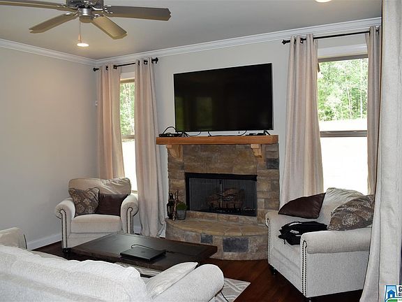 3rd image of 420 Grey Oaks Dr
