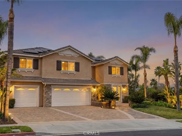 303 Sunburst Ln, Corona, CA 92879