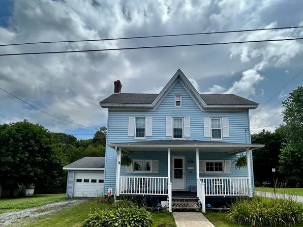 225 Spruce St, Cresson, PA 16630