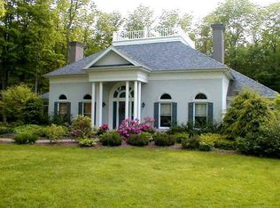 2 Wellington Ct, East Aurora, NY 14052