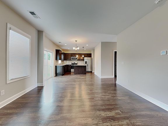 5th image of 6321 Silver Creek Ln