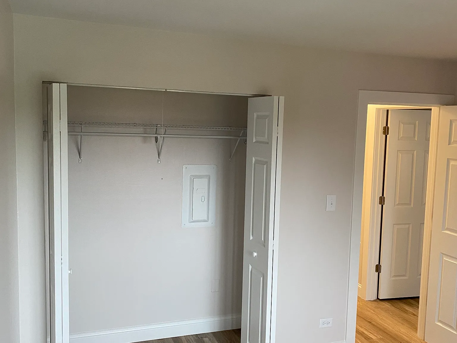 Independence Ave, Oak Forest — Photo 4