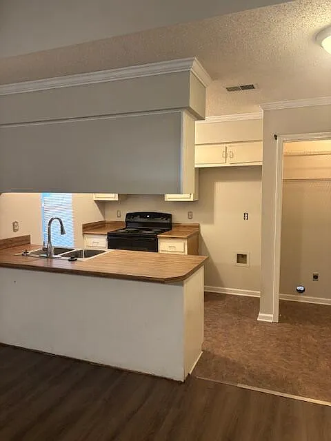 2 bed, 2.0 bath, 932 sqft, $1,200 — Photo 3