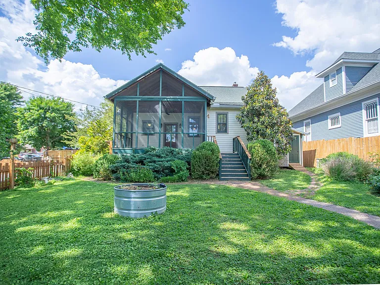 1021 Paris Ave — Photo 15