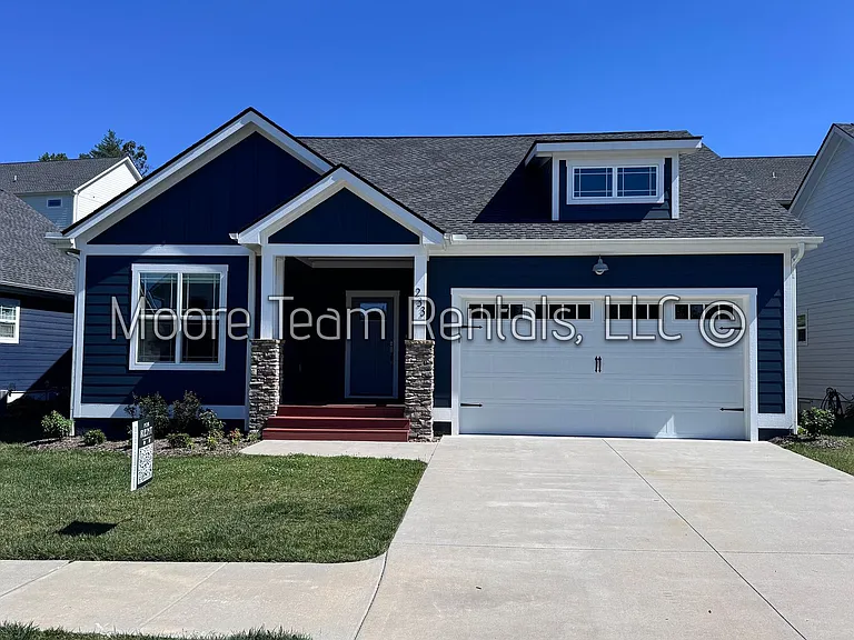 233 Leyland Cir — Photo 1