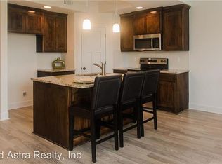 206 N Laurel St, Gardner, KS 66030