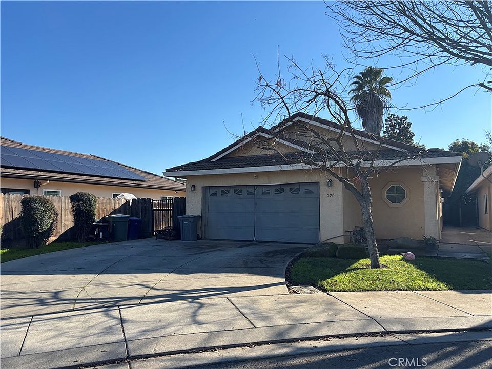 1st image of 692 Gateway Cir