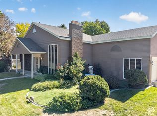712 E Arrowhead Ln, Murray, UT 84107