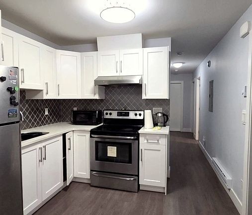 2nd image of 3771 Frances St