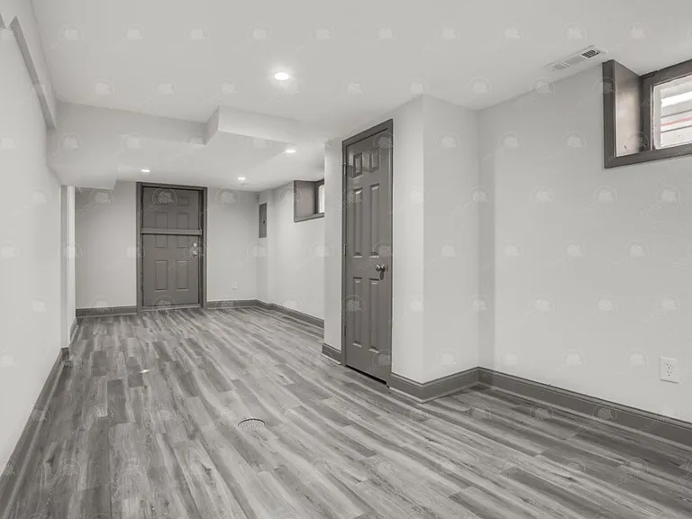 6627 Brooklyn Ave — Photo 12