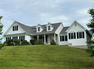 2 Ritas Way, Bloomfield, CT 06002