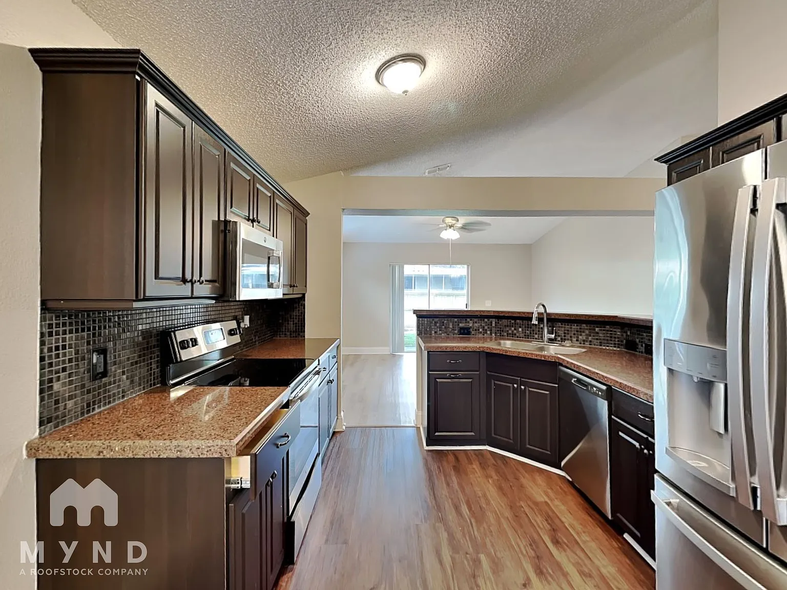 4 bed, 2.0 bath, 1874 sqft, $2,215 — Photo 2