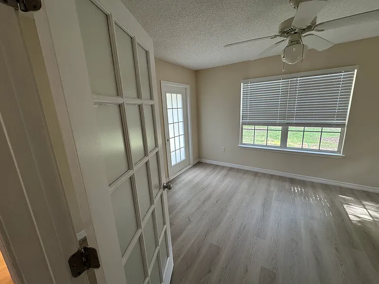 7558 Elizabeth Dr — Photo 20