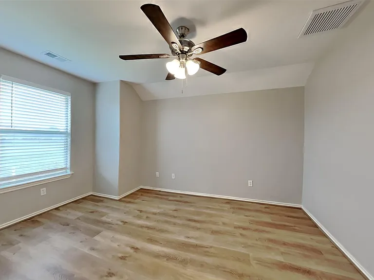 22076 Knights Cove Dr — Photo 15