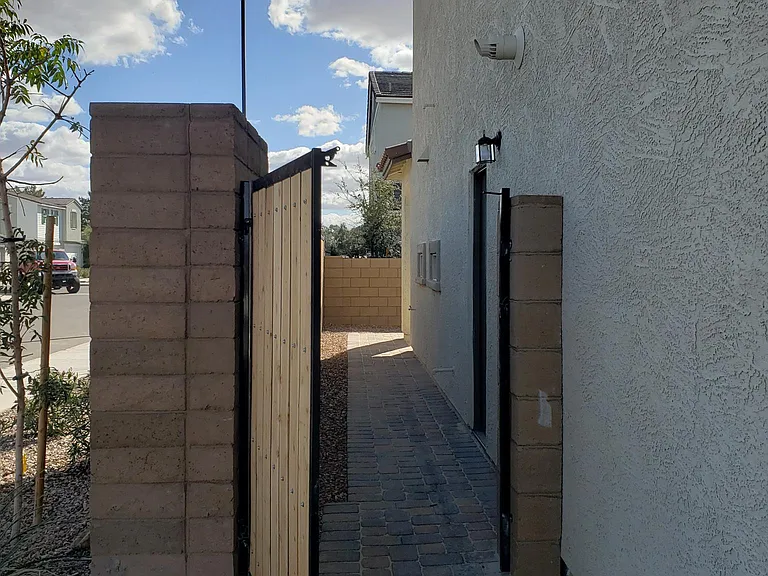 1315 W Crane Dr — Photo 28