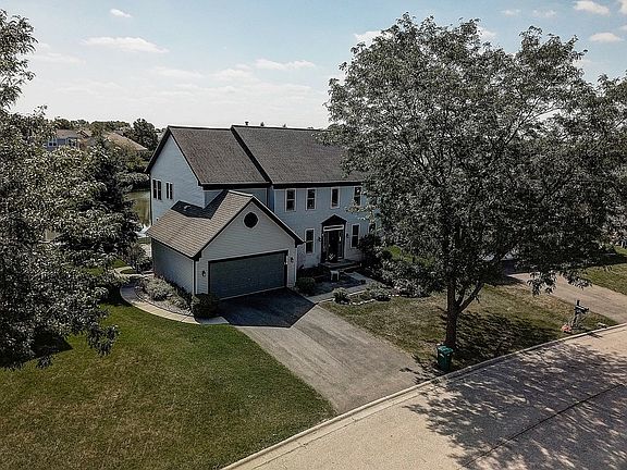 2nd image of 334 Clarewood Cir