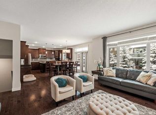 6 Crestridge Mews SW, Calgary, AB T3B0M1