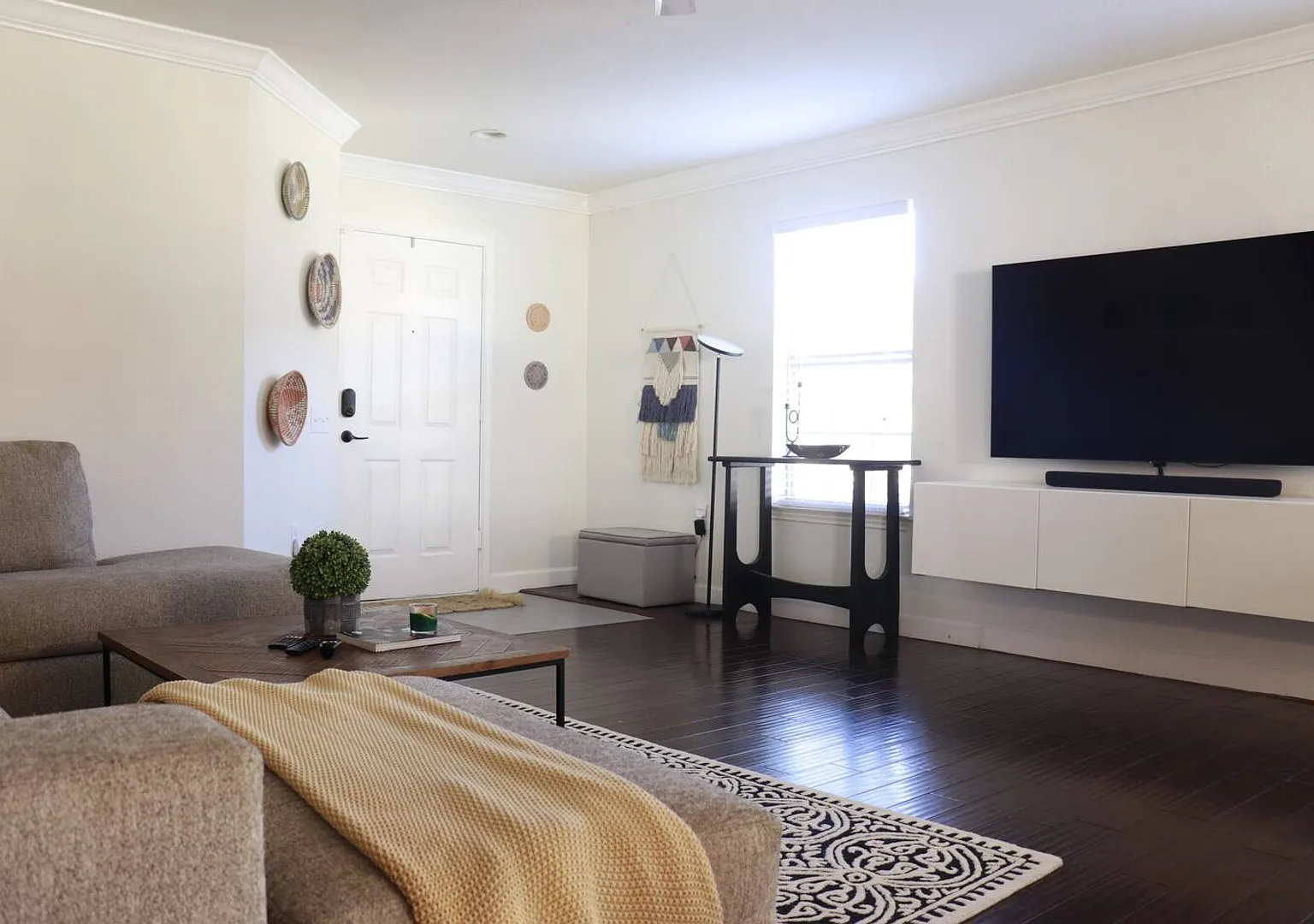 Cozy South East ATX Haven - 3 Bedroom — Photo 2