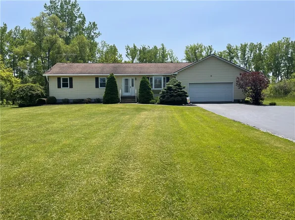 7510 County House Rd, Auburn, NY 13021