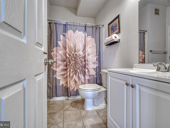 4th image of 1009 Granby St #186-1