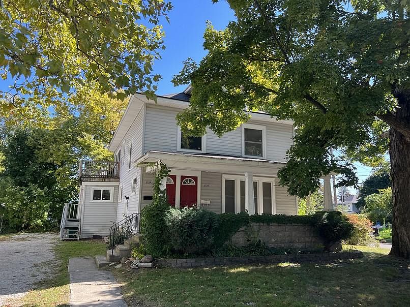 1st image of 1729 Maplewood Ave #2